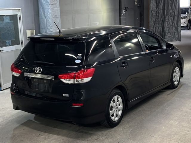 TOYOTA WISH 2011