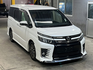 TOYOTA VOXY 2014