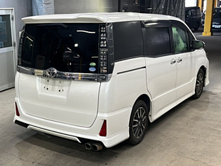 TOYOTA VOXY 2014