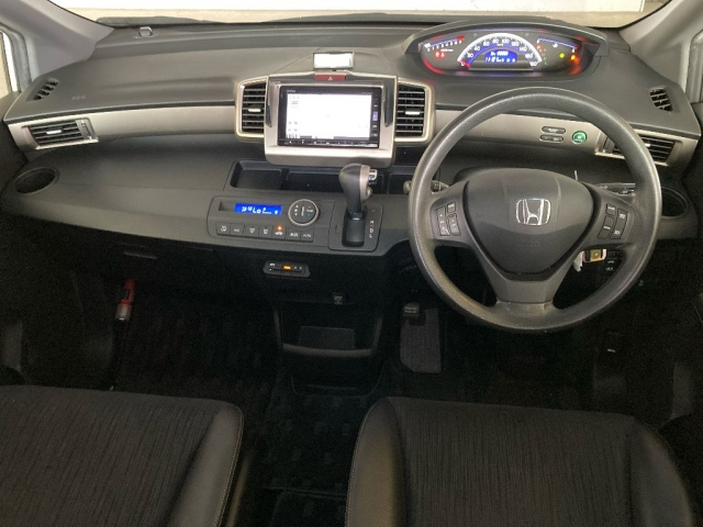 HONDA FREED 2015
