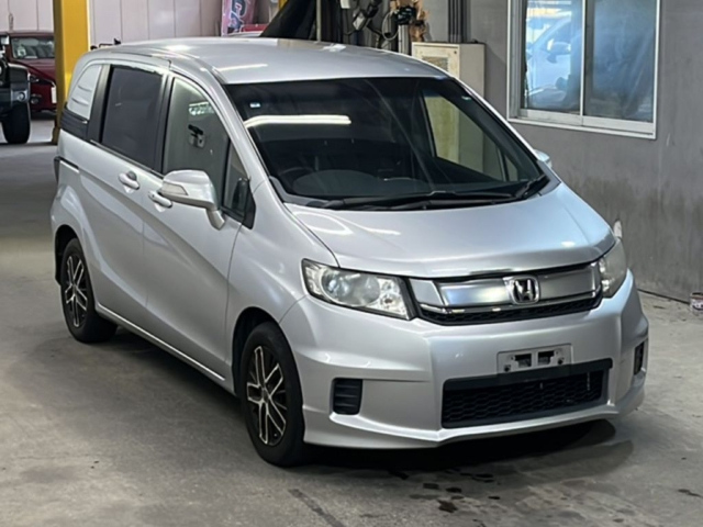 HONDA FREED 2015