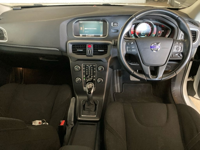 VOLVO V40 2014