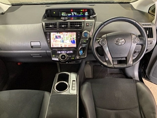 TOYOTA PRIUS ALPHA 2014