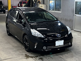 TOYOTA PRIUS ALPHA 2014