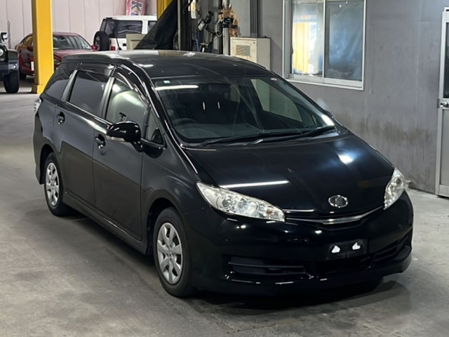 TOYOTA WISH 2016