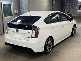 TOYOTA PRIUS 2013