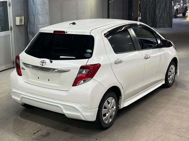 TOYOTA VITZ 2016