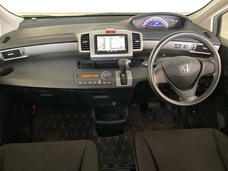HONDA FREED 2013