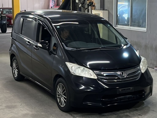 HONDA FREED 2013