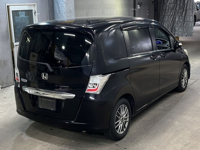 HONDA FREED 2013