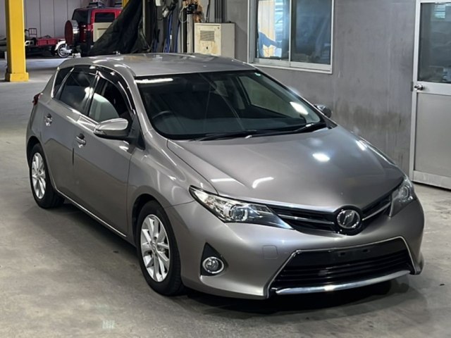 TOYOTA AURIS 2013