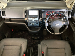 NISSAN SERENA 2010