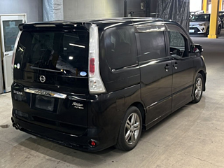 NISSAN SERENA 2010