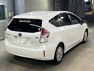 TOYOTA PRIUS ALPHA 2015