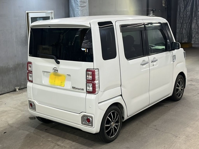 DAIHATSU WAKE 2016
