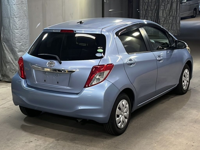 TOYOTA VITZ 2012
