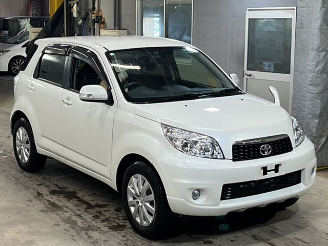 TOYOTA RUSH 2012