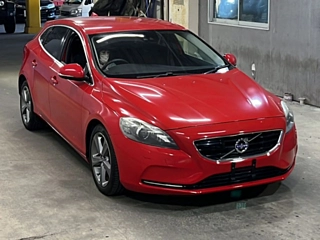 VOLVO V40 2014