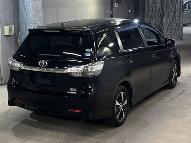 TOYOTA WISH 2013
