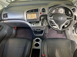 HONDA STREAM 2010