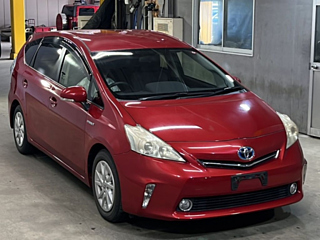 TOYOTA PRIUS ALPHA 2012