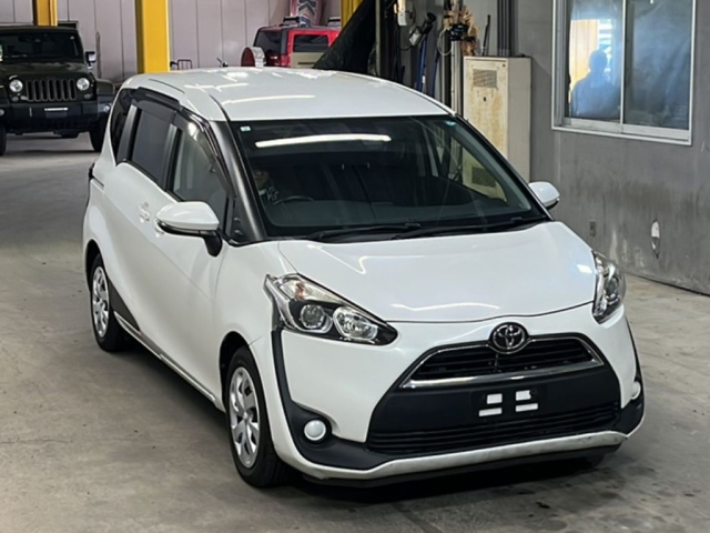TOYOTA SIENTA 2017