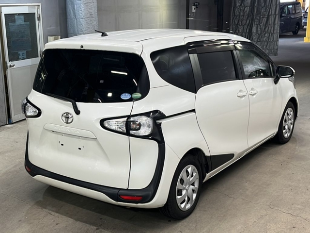 TOYOTA SIENTA 2017