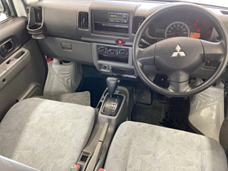 MITSUBISHI MINICAB VAN 2010