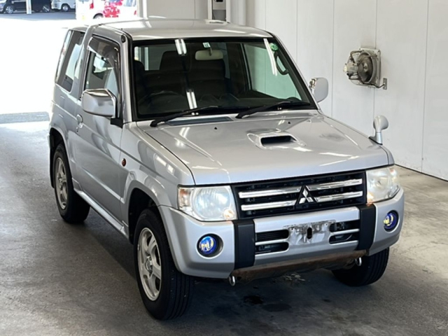 MITSUBISHI PAJERO MINI 2011