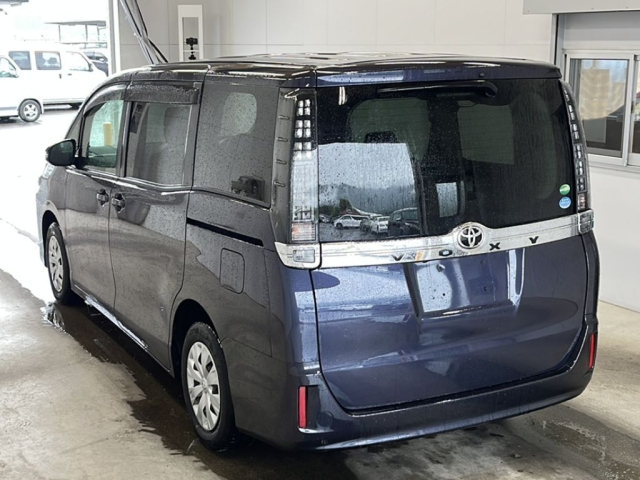 TOYOTA VOXY 2017