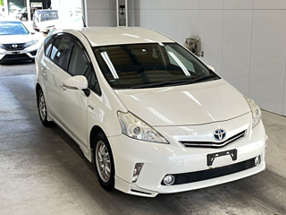 TOYOTA PRIUS ALPHA 2014