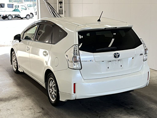 TOYOTA PRIUS ALPHA 2014