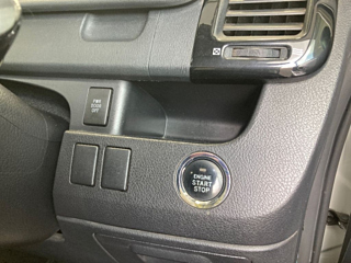 TOYOTA VOXY 2010
