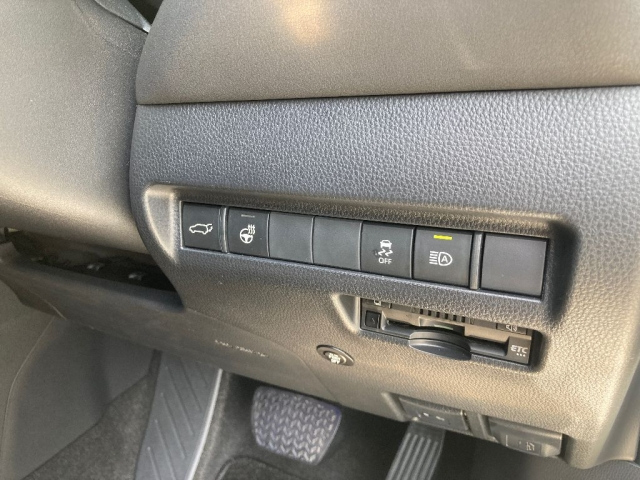 TOYOTA HARRIER 2022