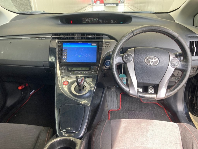 TOYOTA PRIUS 2013
