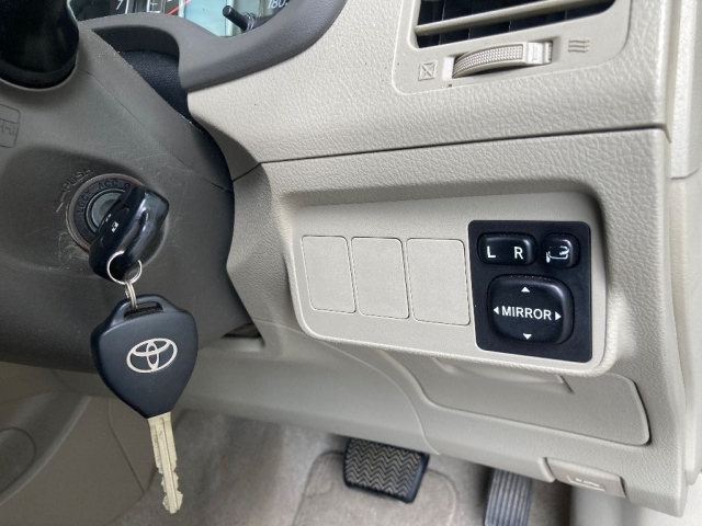 TOYOTA COROLLA AXIO 2011