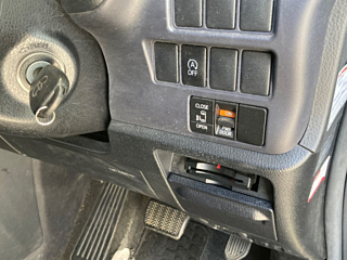 TOYOTA NOAH 2014