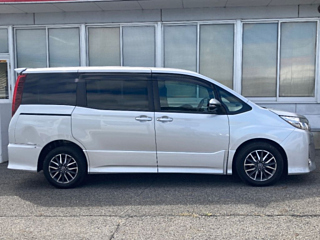 TOYOTA NOAH 2014