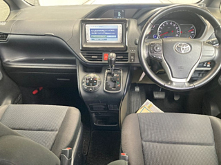 TOYOTA NOAH 2014