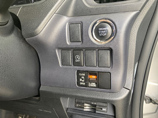 TOYOTA NOAH 2014