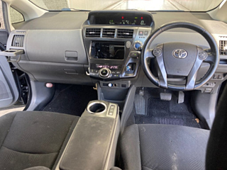TOYOTA PRIUS ALPHA 2013