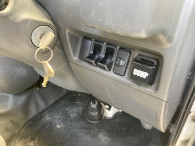 DAIHATSU HIJET TRUCK 2011