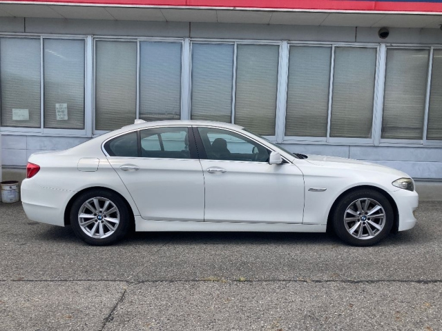 BMW 5 SERIES 2010