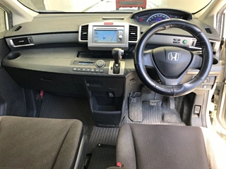 HONDA FREED 2013