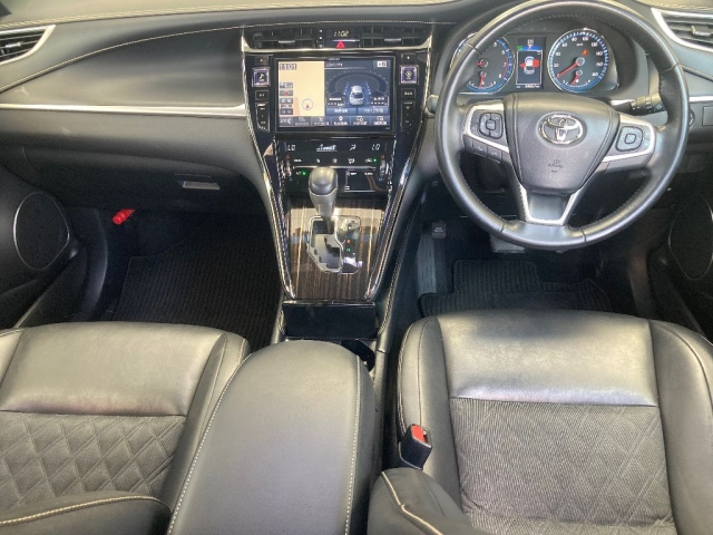 TOYOTA HARRIER 2017