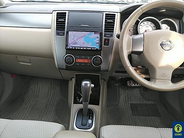 NISSAN TIIDA 2009