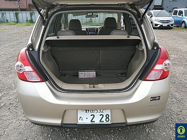 NISSAN TIIDA 2009