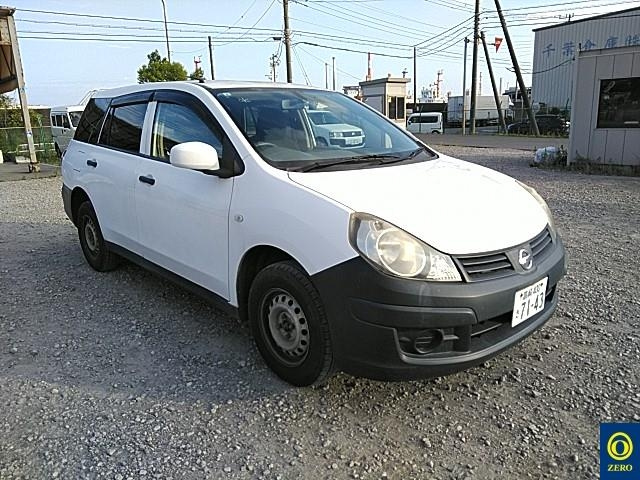 NISSAN AD 2011