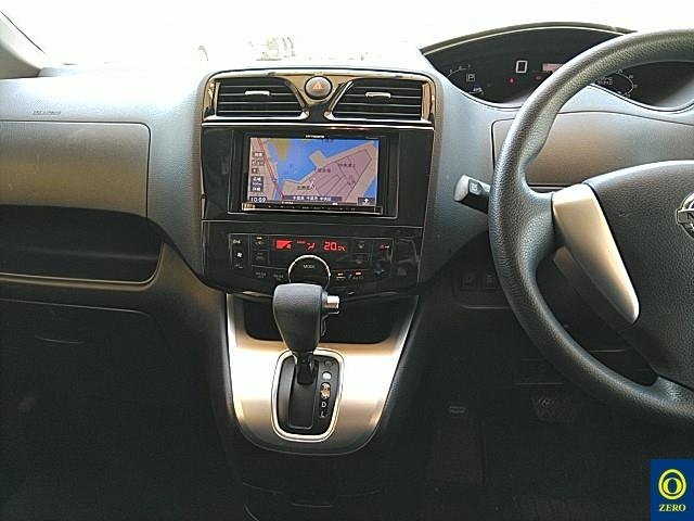 NISSAN SERENA 2011