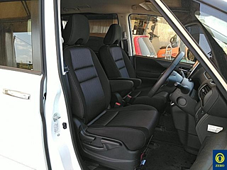 NISSAN SERENA 2017